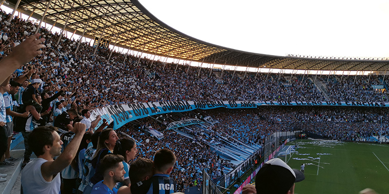 SPORTbible - 🇦🇷 Independiente vs Racing Club. 🏟 Estadio